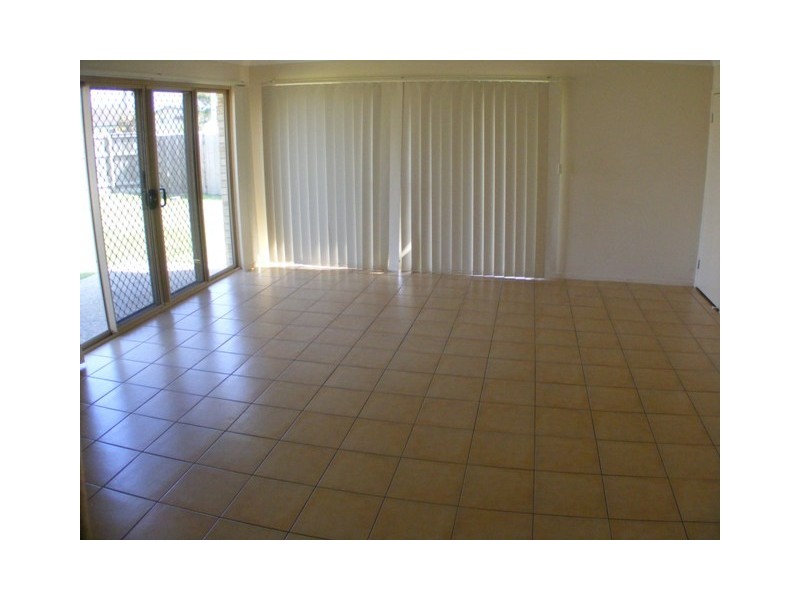 17 Tea Tree Place, Raceview QLD 4305