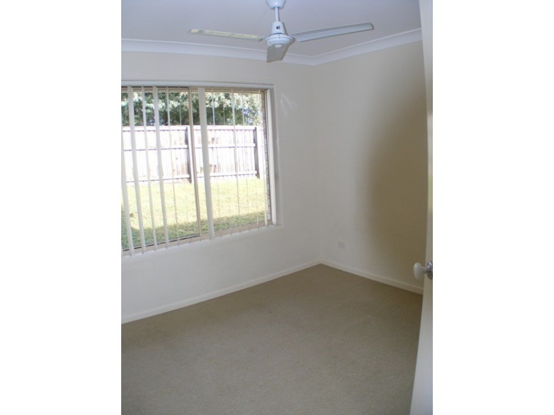 17 Tea Tree Place, Raceview QLD 4305