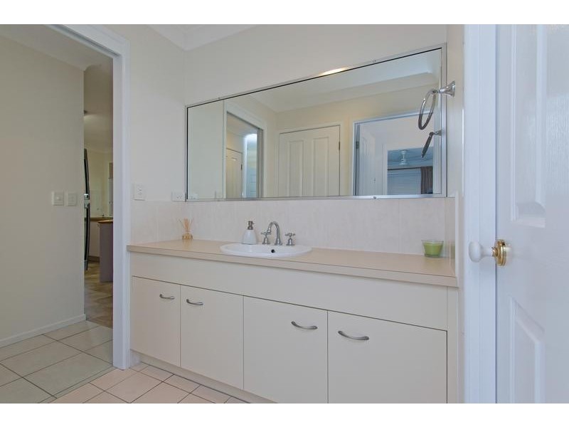 18 Tallowood Street, Yamanto QLD 4305