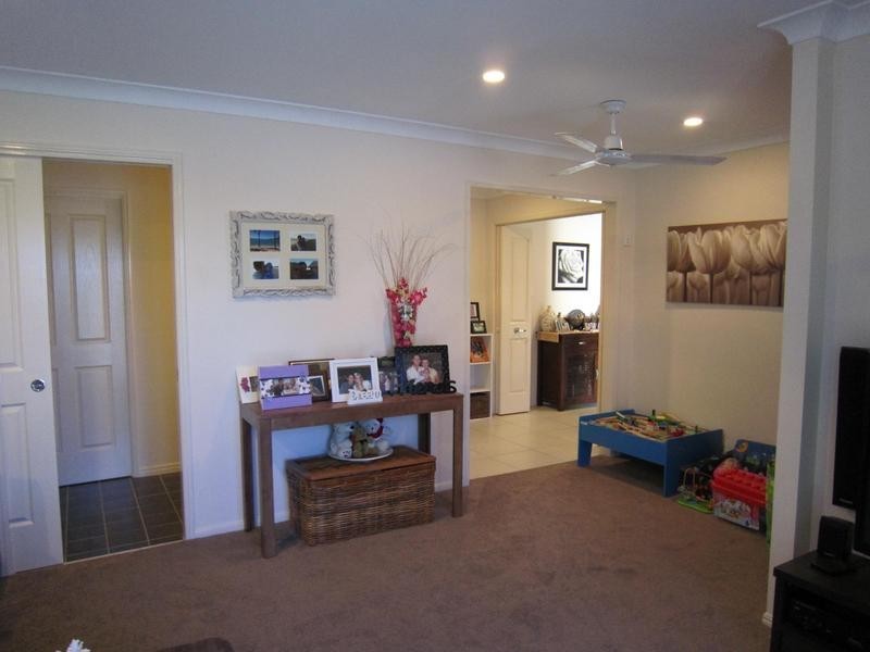 27 Benjamin Court, Yamanto QLD 4305
