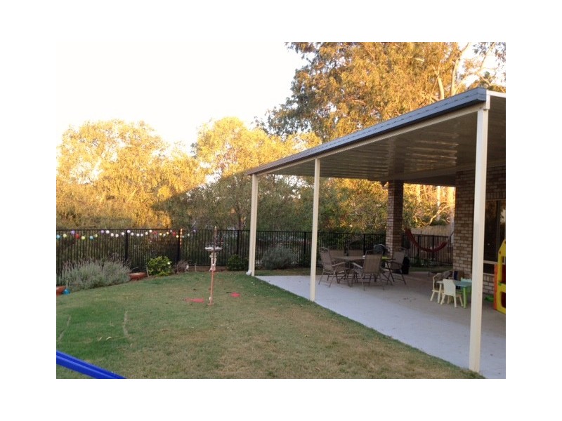 27 Benjamin Court, Yamanto QLD 4305