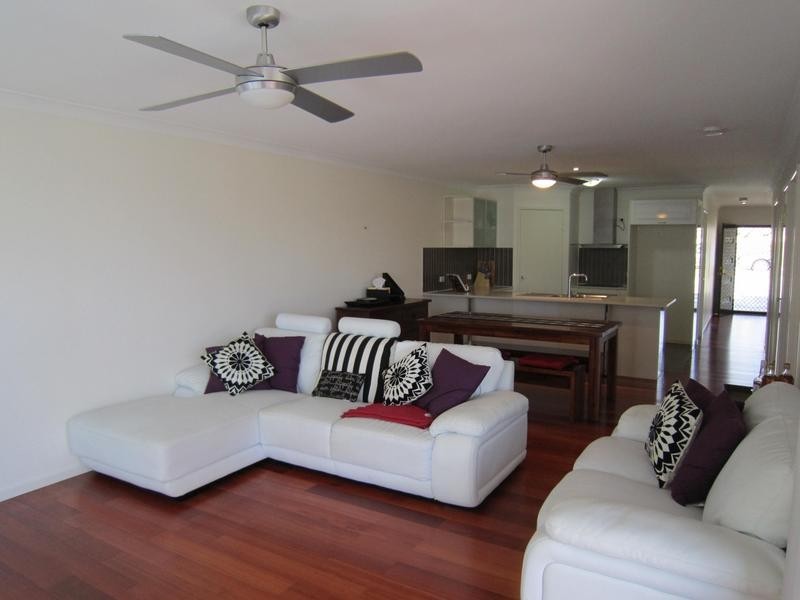 2/5 Lagoona Court, Churchill QLD 4305