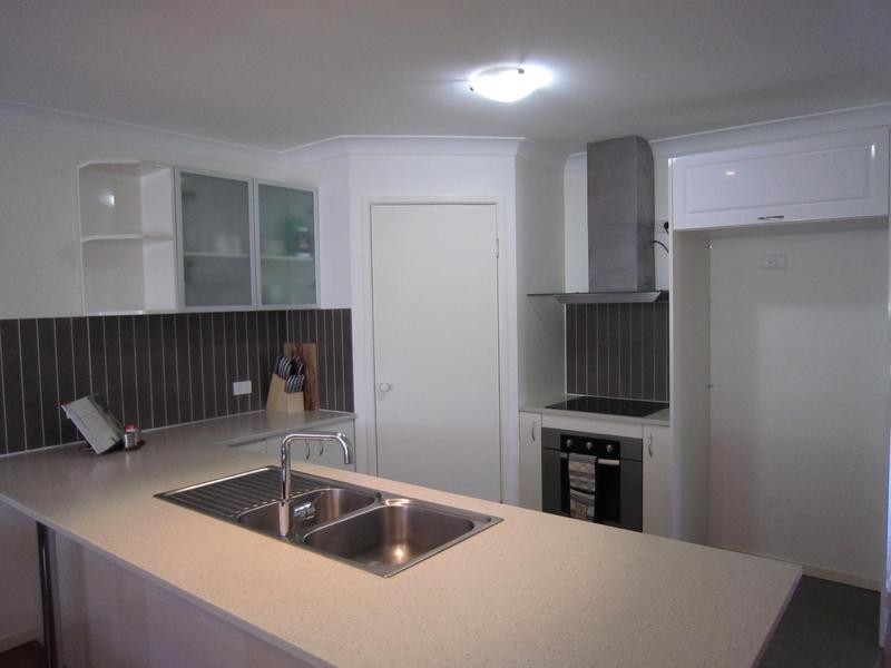 2/5 Lagoona Court, Churchill QLD 4305
