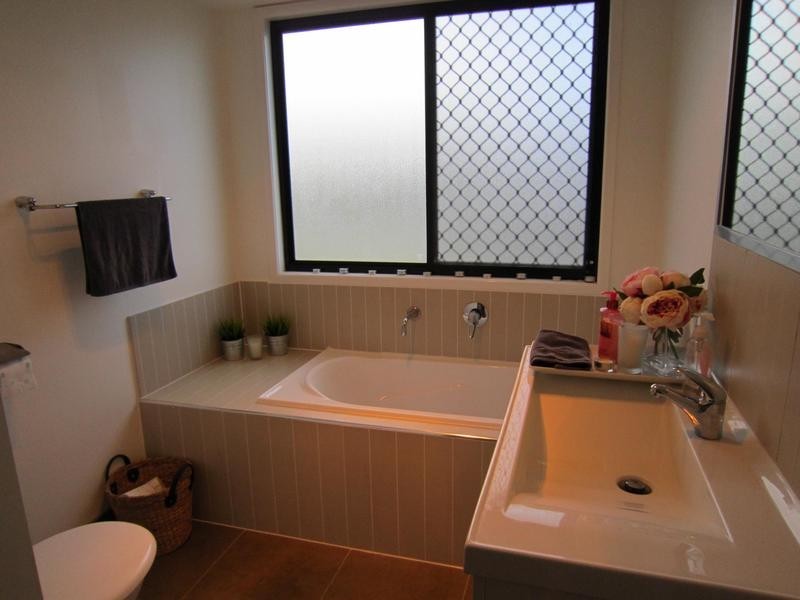 2/5 Lagoona Court, Churchill QLD 4305