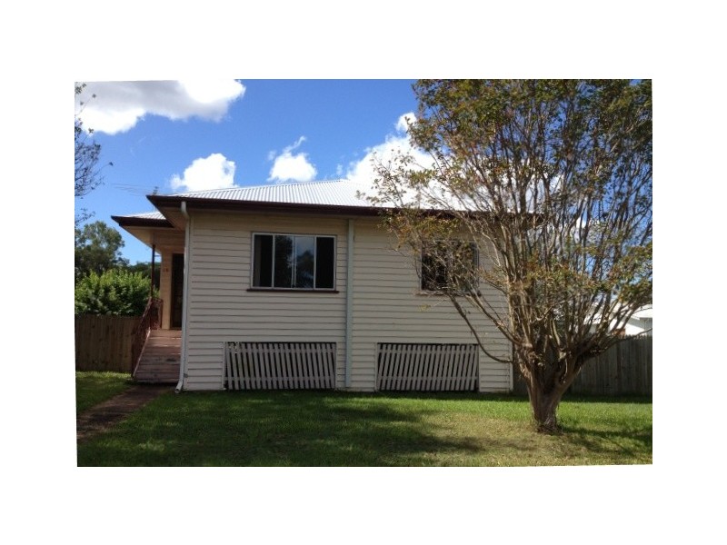 18 Vineyard Street, One Mile QLD 4305