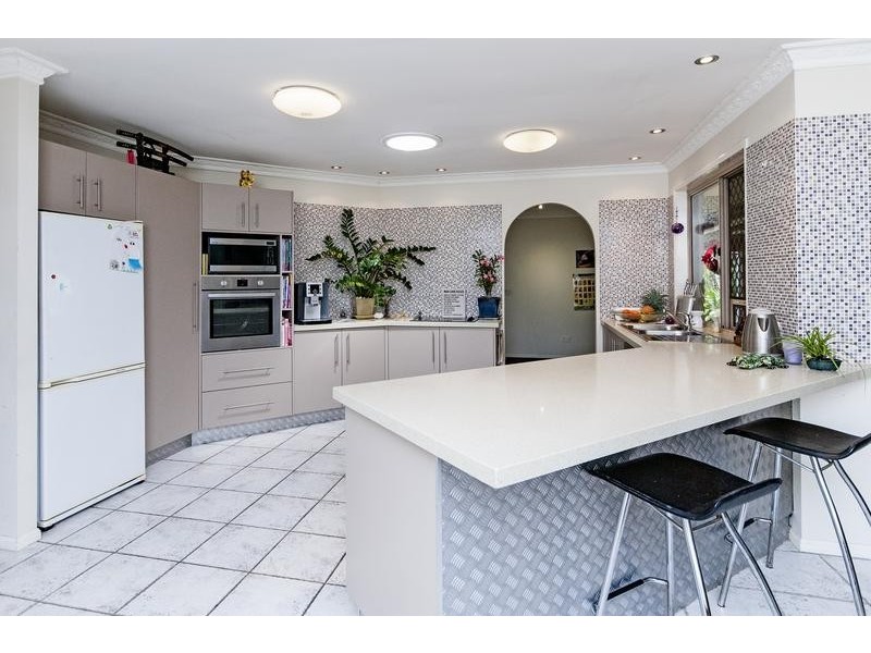 8 Birch Court, Yamanto QLD 4305