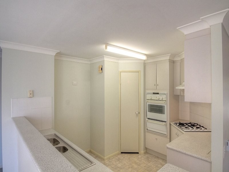 1 Jonquil Circuit, Flinders View QLD 4305