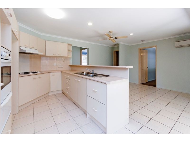 7 Rangeview Drive, Flinders View QLD 4305