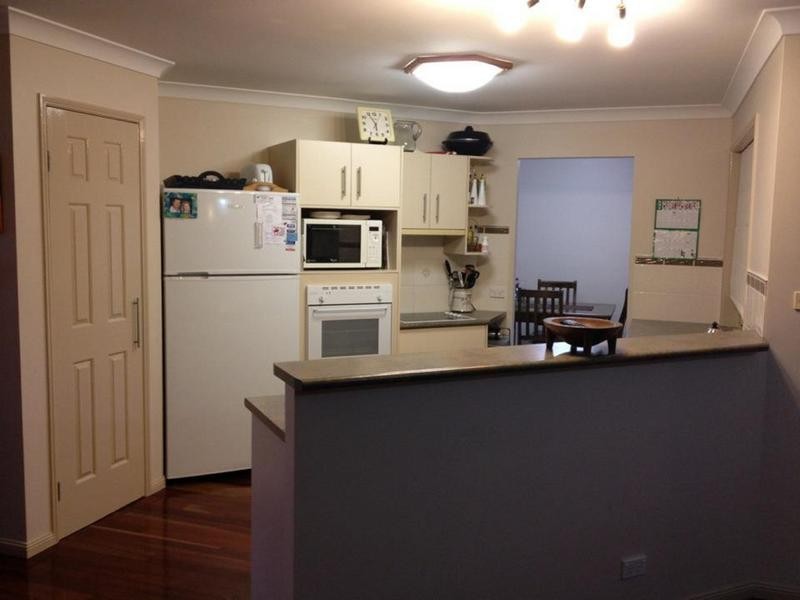 9 Oriole Close, Flinders View QLD 4305