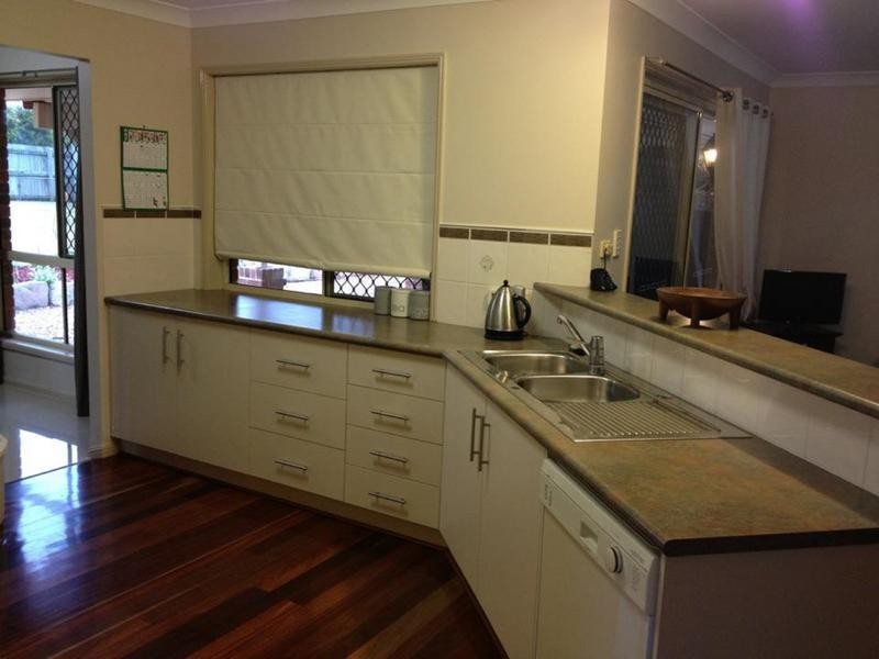 9 Oriole Close, Flinders View QLD 4305