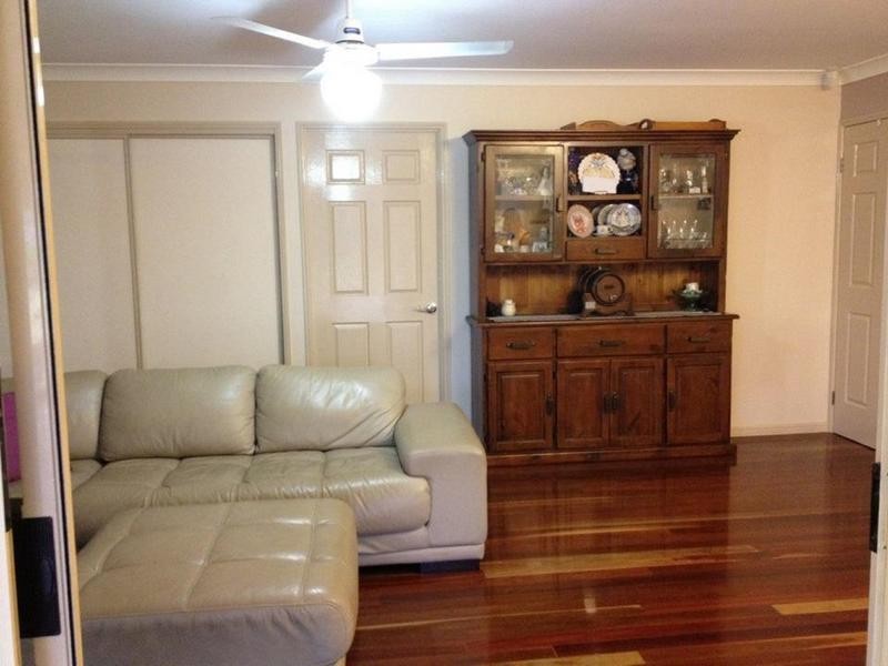 9 Oriole Close, Flinders View QLD 4305
