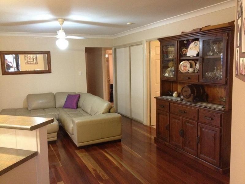 9 Oriole Close, Flinders View QLD 4305
