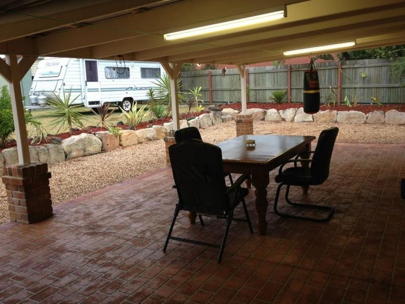 9 Oriole Close, Flinders View QLD 4305