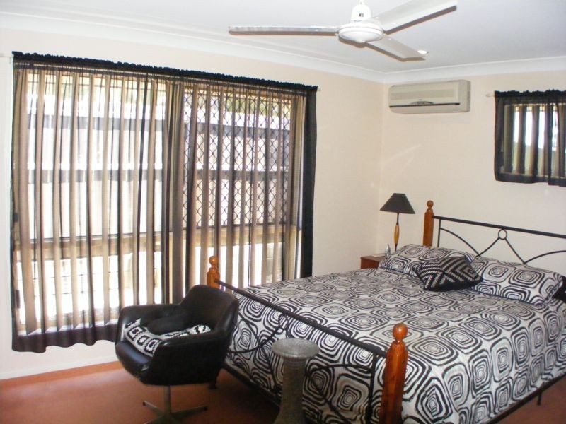 4 Flametree Close, Flinders View QLD 4305