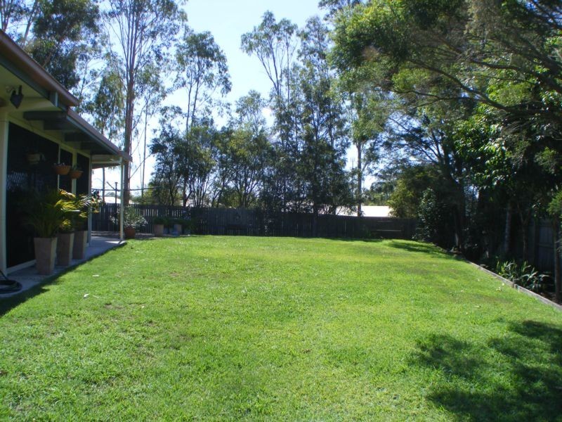 4 Flametree Close, Flinders View QLD 4305