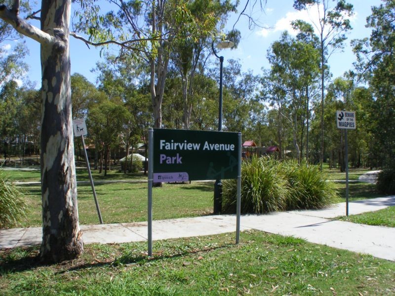 4 Flametree Close, Flinders View QLD 4305