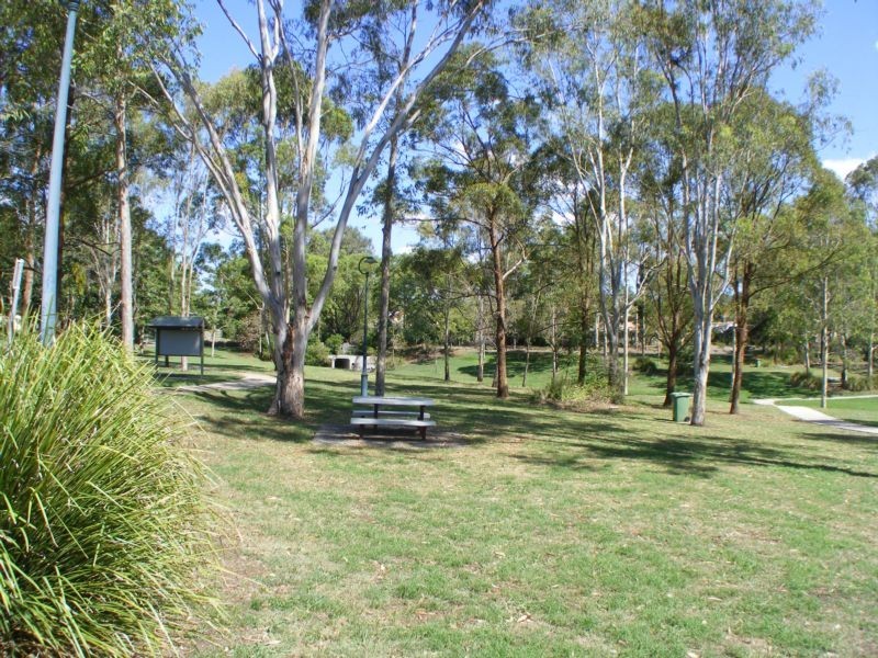 4 Flametree Close, Flinders View QLD 4305