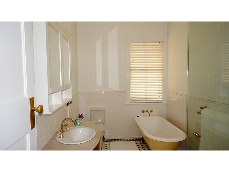 24 Accession Street, Bardon QLD 4065