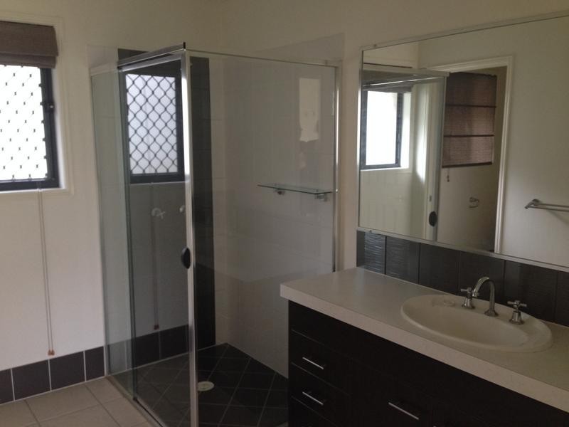 14 Den Otter Drive, Bellbird Park QLD 4300