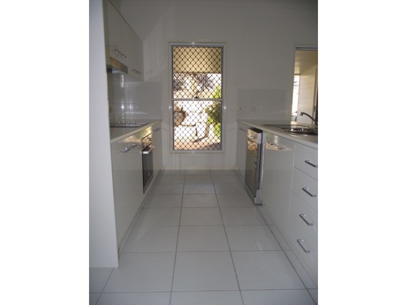 9 Ogilvie Street, Bundamba QLD 4304