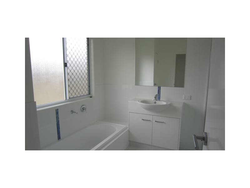 9 Ogilvie Street, Bundamba QLD 4304