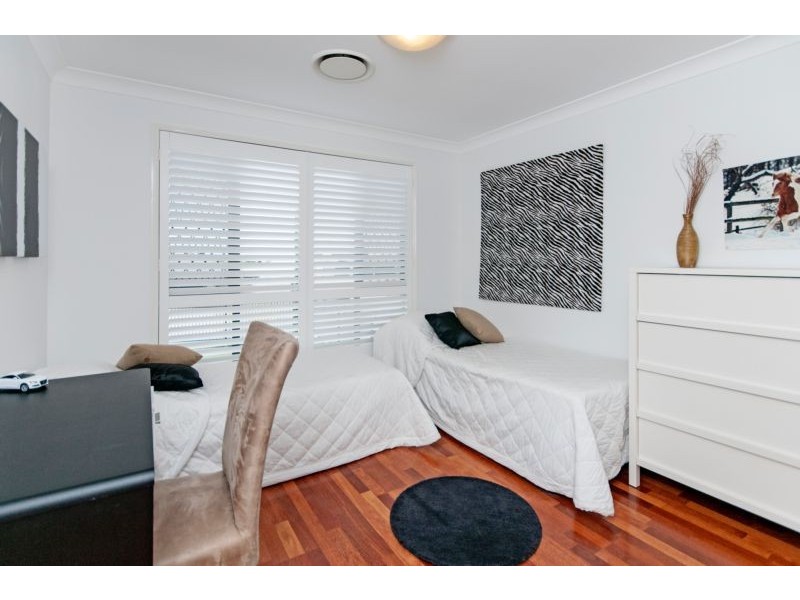 1 Yellowstone Court, Flinders View QLD 4305