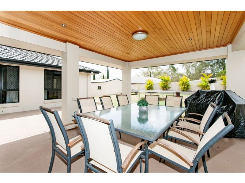 1 Yellowstone Court, Flinders View QLD 4305