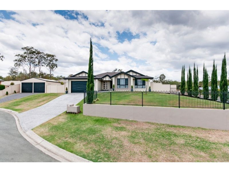1 Yellowstone Court, Flinders View QLD 4305