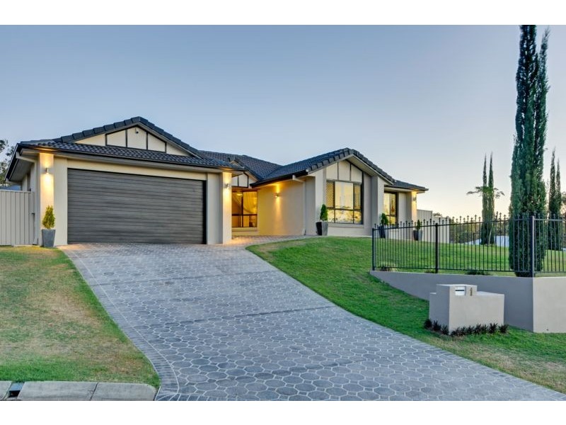 1 Yellowstone Court, Flinders View QLD 4305