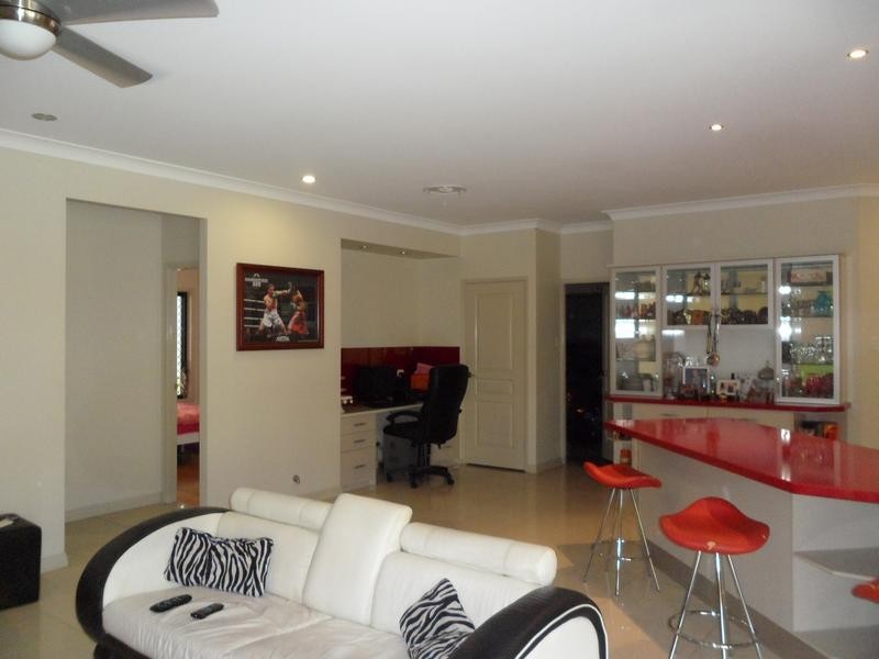 21 Kelso Close, Yamanto QLD 4305