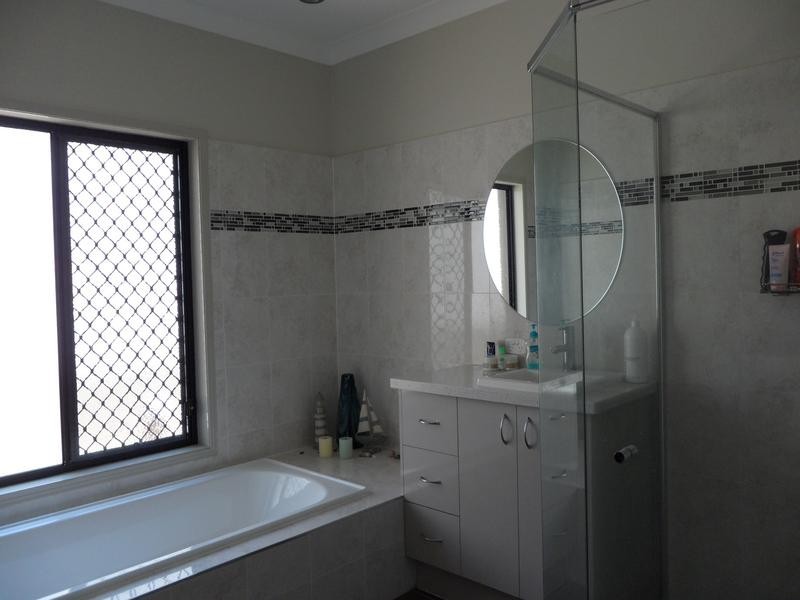 21 Kelso Close, Yamanto QLD 4305