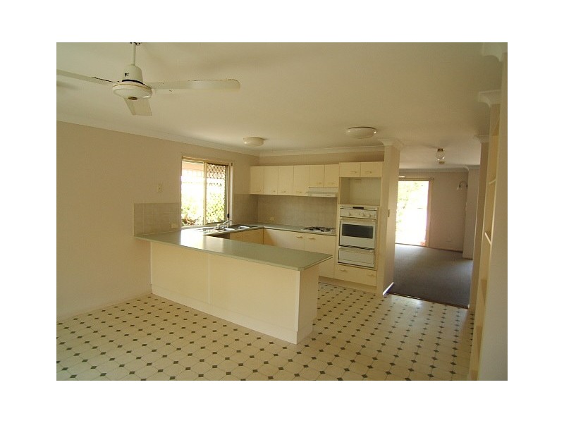 11 Eldon Place, Flinders View QLD 4305