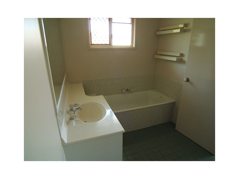 11 Eldon Place, Flinders View QLD 4305