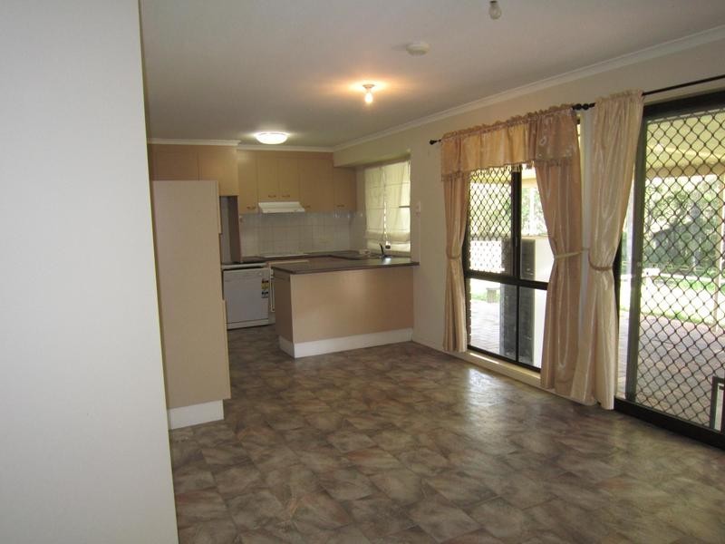 110 Equestrian Drive, Yamanto QLD 4305
