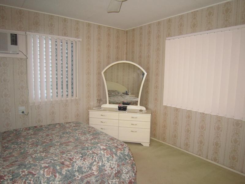 24 Robertson Road, Eastern Heights QLD 4305