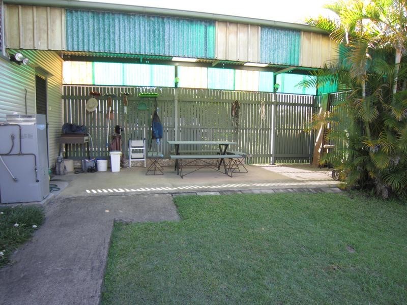 24 Robertson Road, Eastern Heights QLD 4305