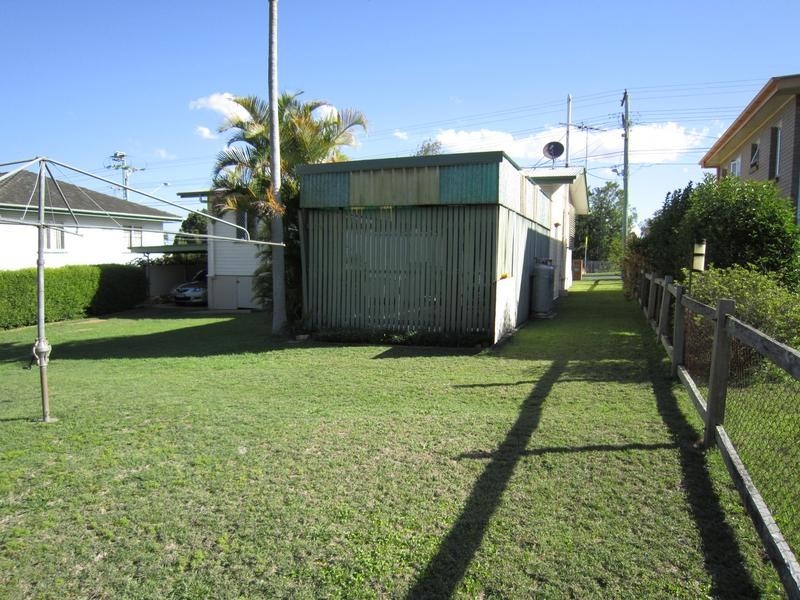 24 Robertson Road, Eastern Heights QLD 4305