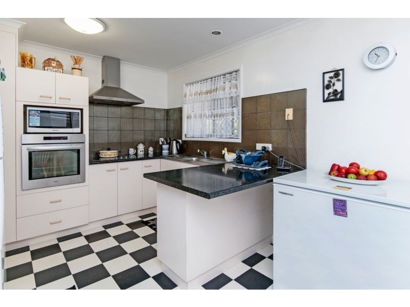 6 Jarrah Street, Raceview QLD 4305
