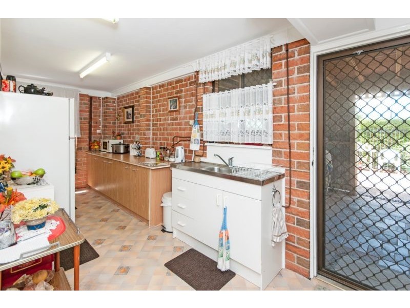6 Jarrah Street, Raceview QLD 4305