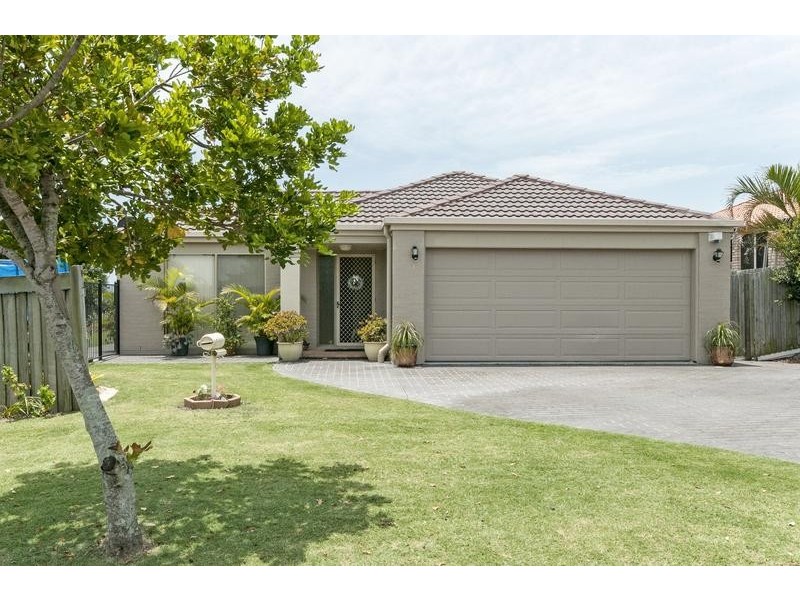 2 Hilldean Drive, Raceview QLD 4305