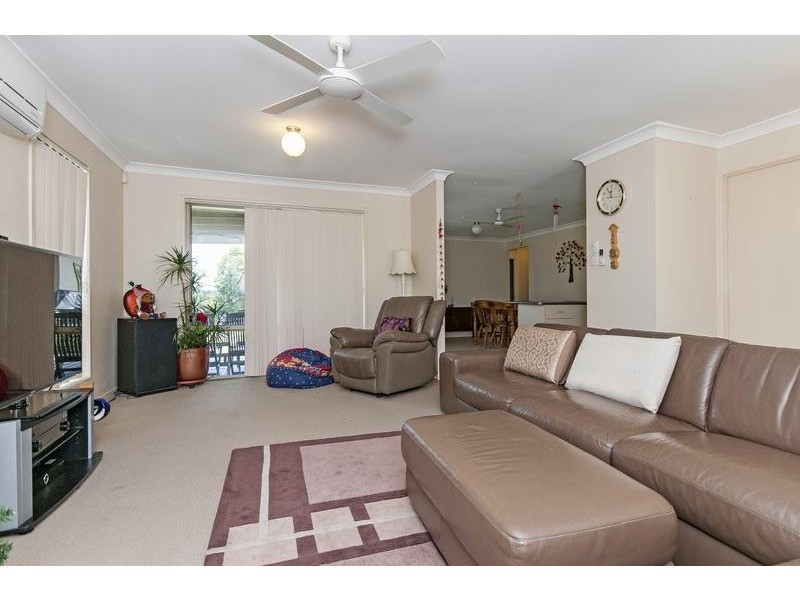 2 Hilldean Drive, Raceview QLD 4305