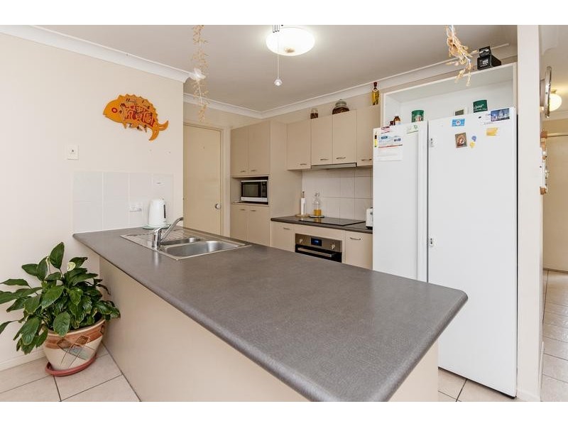 2 Hilldean Drive, Raceview QLD 4305