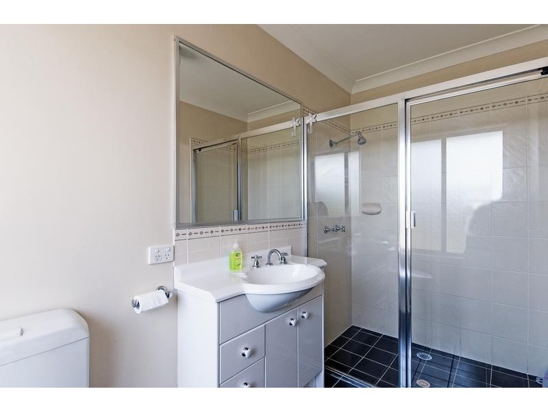 2 Hilldean Drive, Raceview QLD 4305