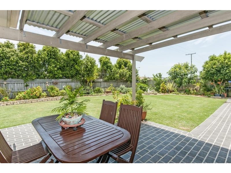 2 Hilldean Drive, Raceview QLD 4305