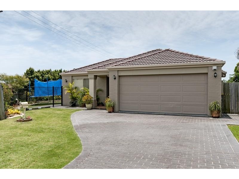 2 Hilldean Drive, Raceview QLD 4305