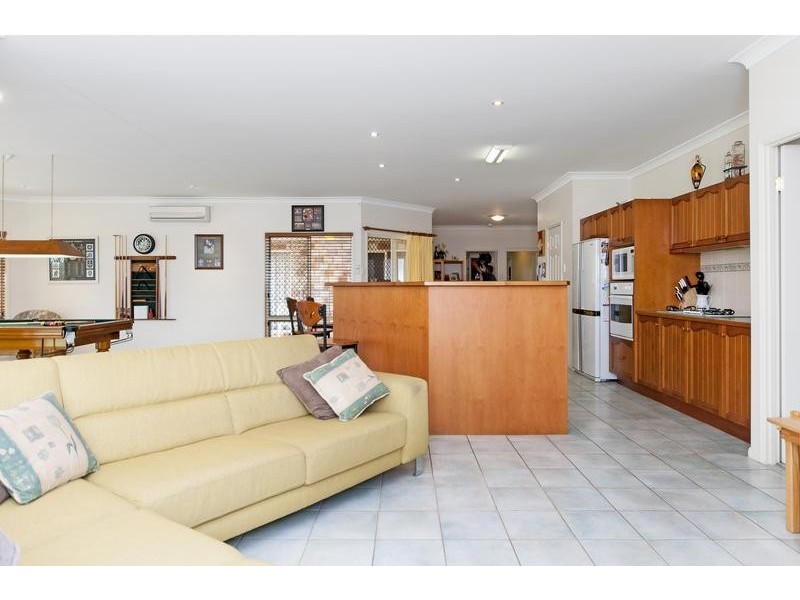 2 Leesmore Court, Deebing Heights QLD 4306