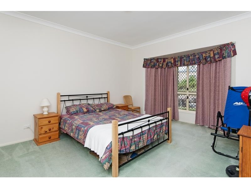 2 Leesmore Court, Deebing Heights QLD 4306