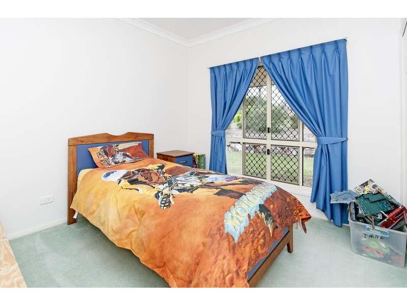 2 Leesmore Court, Deebing Heights QLD 4306