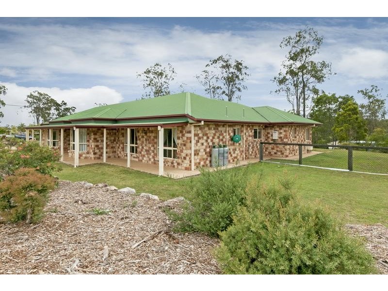 2 Leesmore Court, Deebing Heights QLD 4306