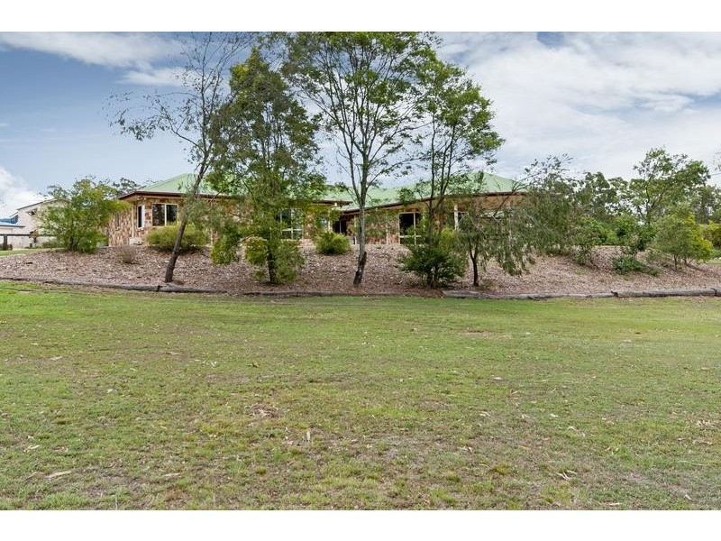 2 Leesmore Court, Deebing Heights QLD 4306